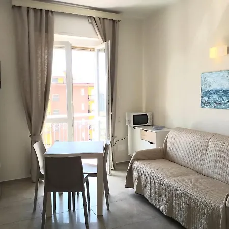 Via Dei Mille 1, E Vista Mare Apartment Marina dʼAndora